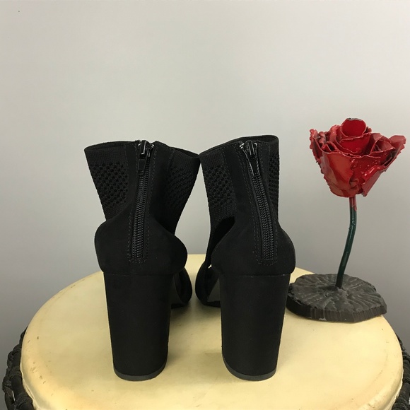 Report peep toe perforated ankle bootie Model Tarragon Size 7.5 - Picture 2 of 7